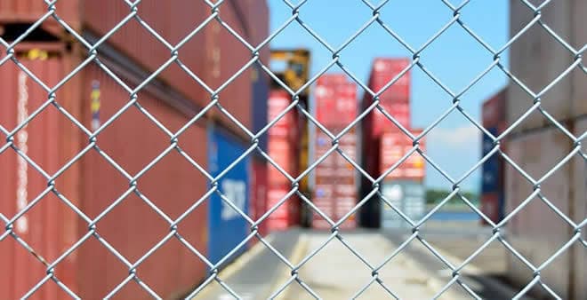 Barreiras comerciais: tipos, impactos e como superá-las