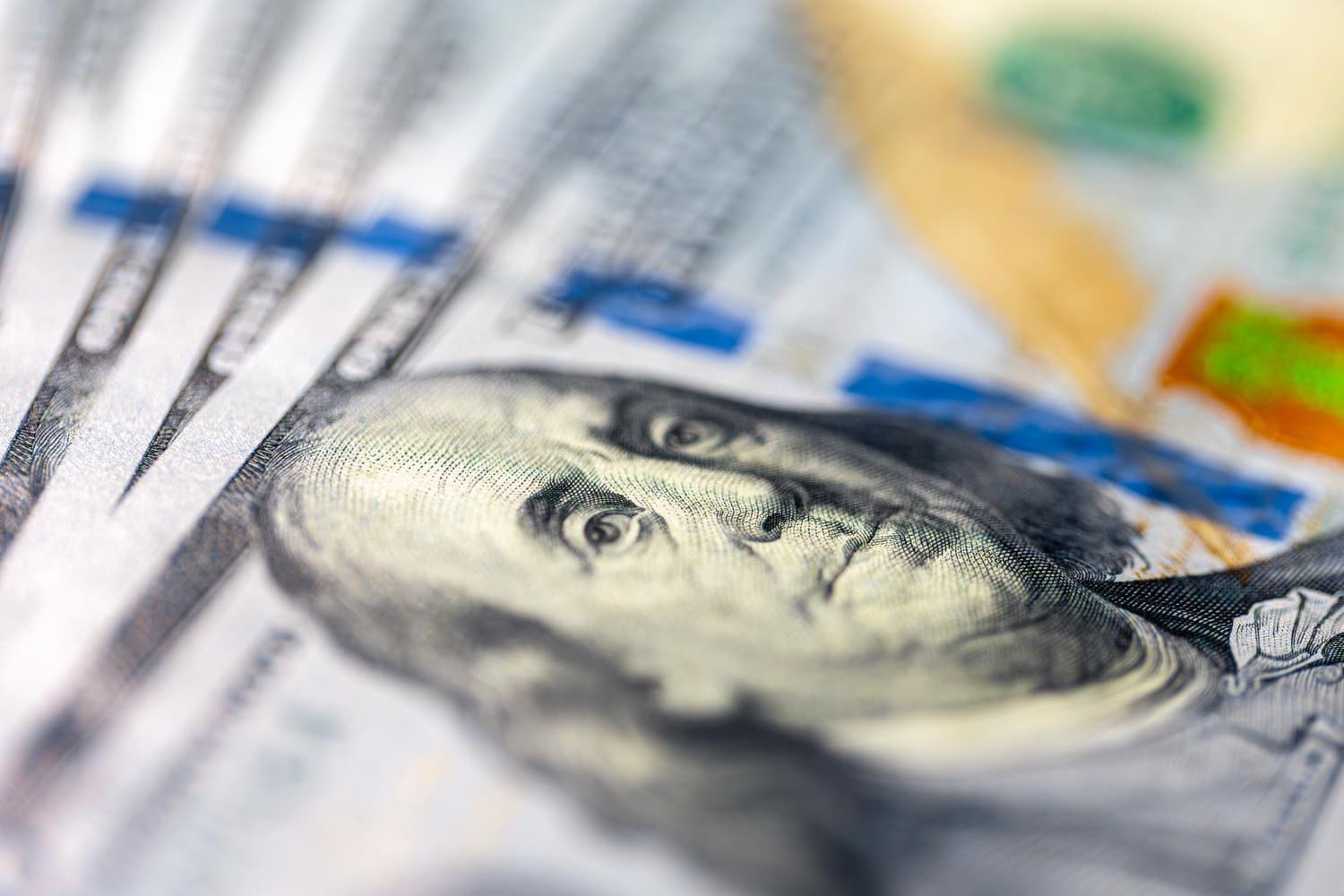 Custo real de importação: como a variação cambial define o preço final